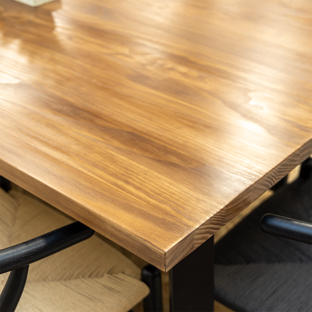 COMEDOR JOSEFA PINO 200x100cm + 8 SILLAS WISHBONE