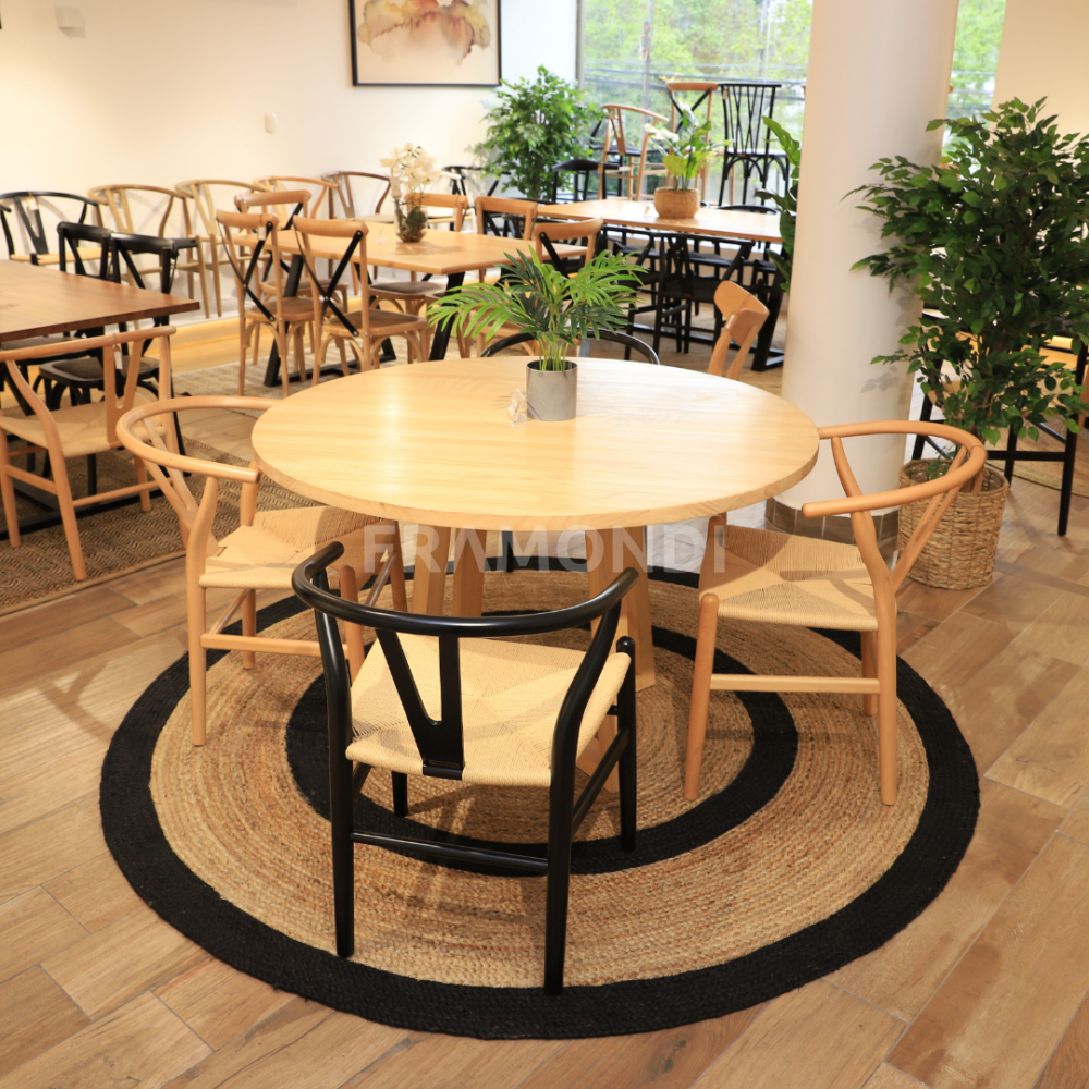 Comedor Carlota Natural + 4 Sillas Wishbone Mesa
