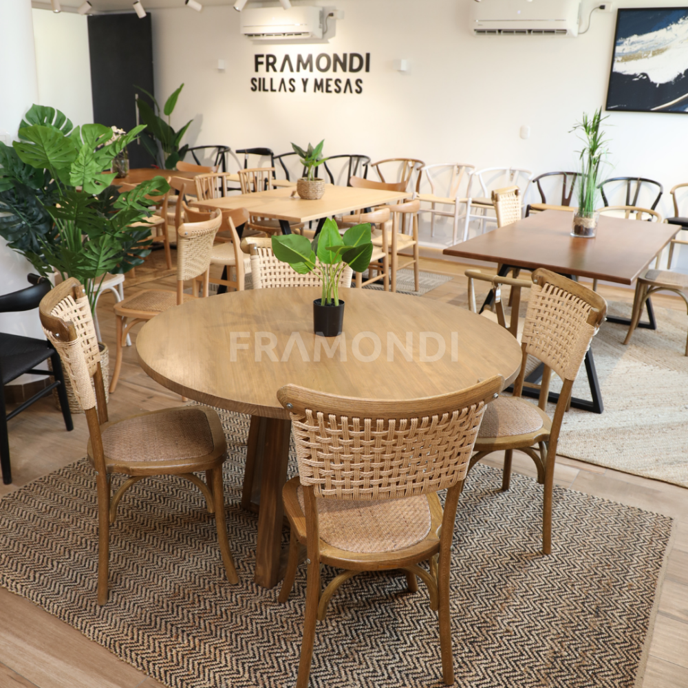 Comedor Carlota Pino Nogal + 4 Sillas Lorenza Roble Mesa