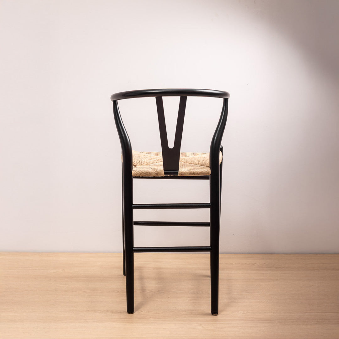Taburete Wishbone Negro Asiento Natural