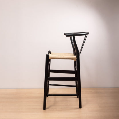 Taburete Wishbone Negro Asiento Natural