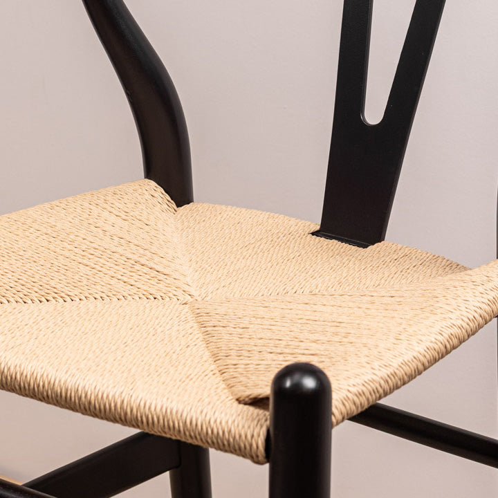 Taburete Wishbone Negro Asiento Natural