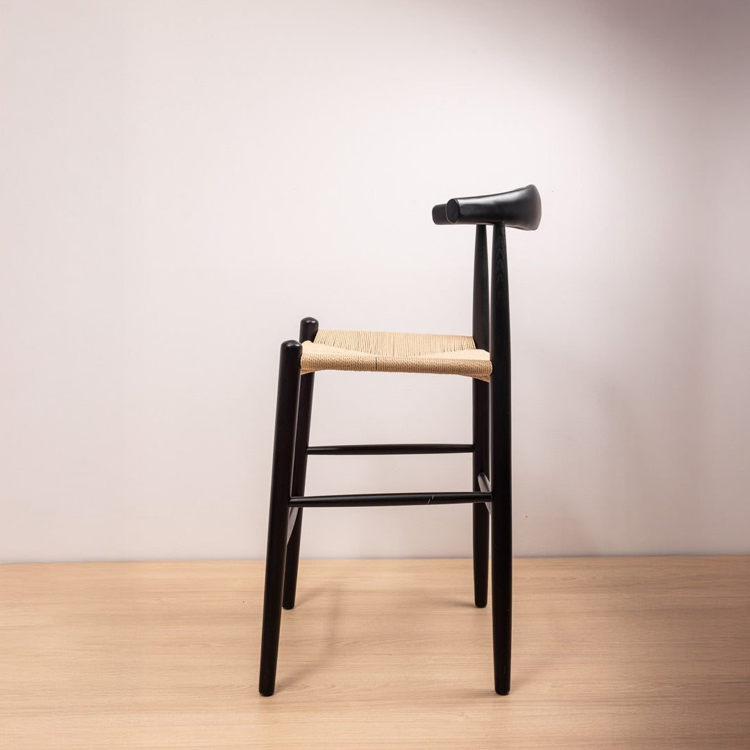 Taburete Elbow Negro Asiento Natural