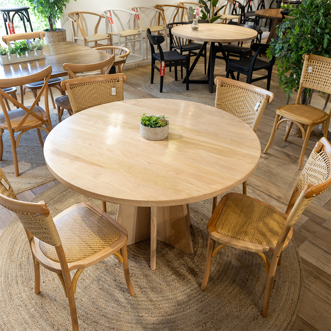 COMEDOR LEONORA + 4 SILLAS SIENNA