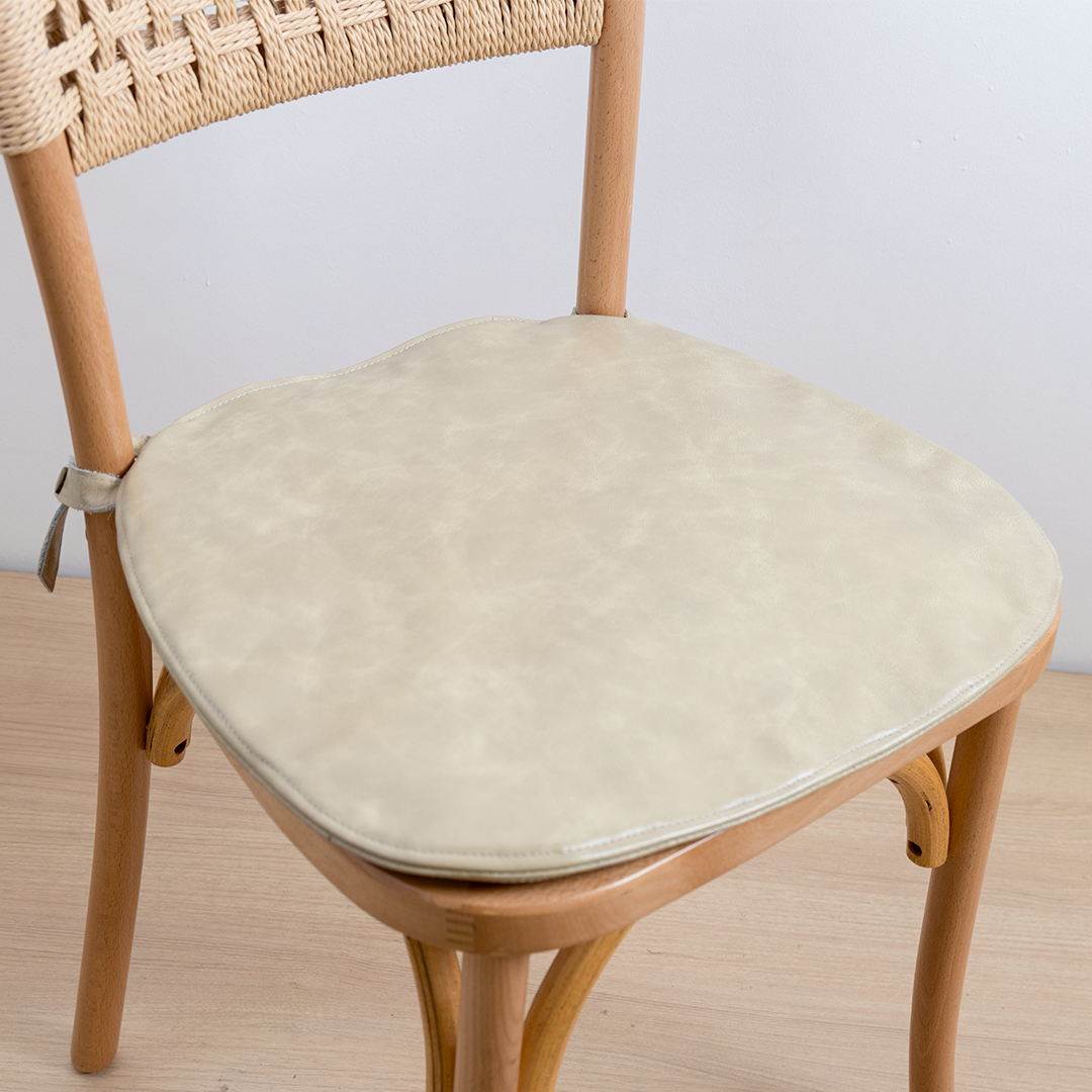 COJÍN CUERO MARFIL CROSSBACK