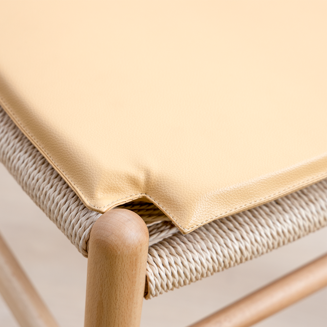 COJIN ECO CUERO TABACO WISHBONE