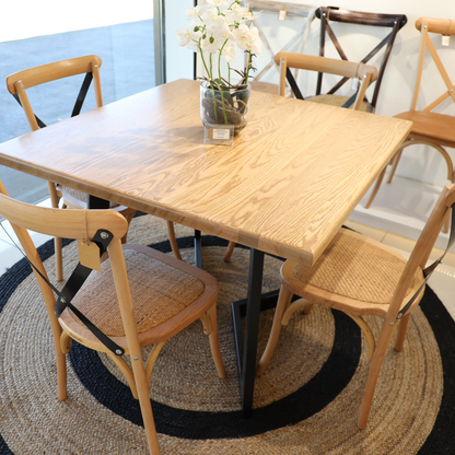 Comedor Pettra 100X100Cm + 4 Sillas Alonsa Mesa