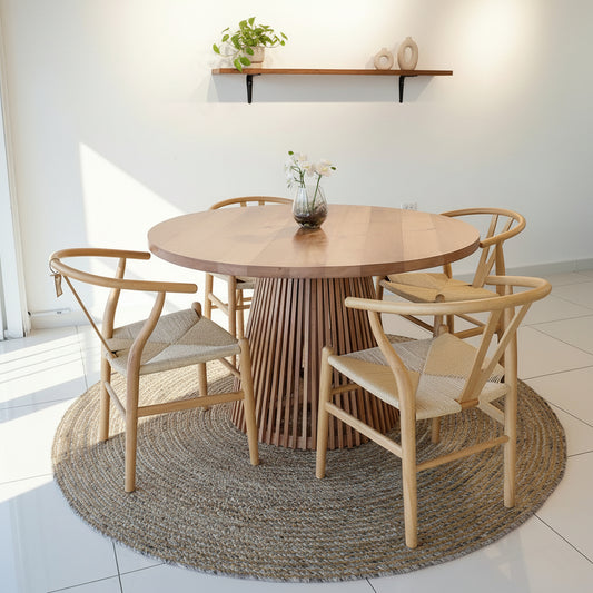Comedor Martina Raulí + 4 Sillas Wishbone Mesa