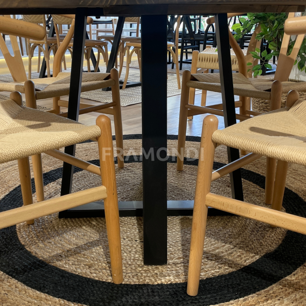 Comedor Clementa Nogal + 4 Sillas Wishbone Mesa