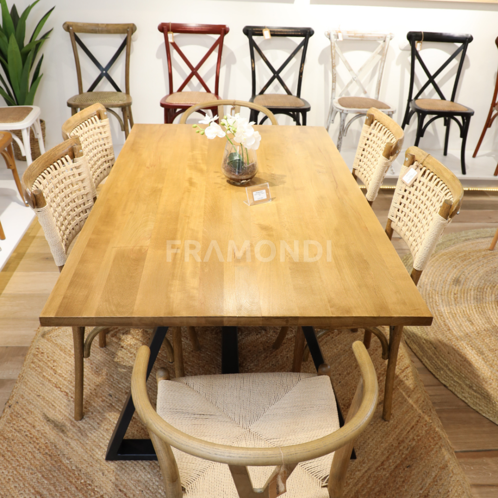 Comedor Luciana Haya 6P + 4 Lorenza Roble 2 Wishbone Mesa