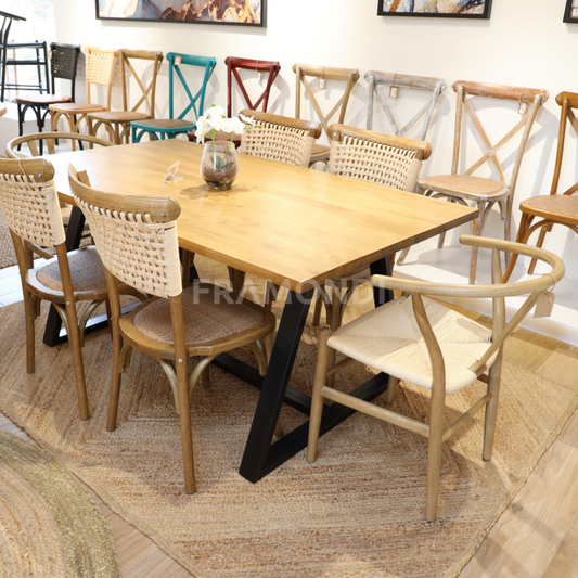 Comedor Luciana Haya 6P + 4 Lorenza Roble 2 Wishbone Mesa