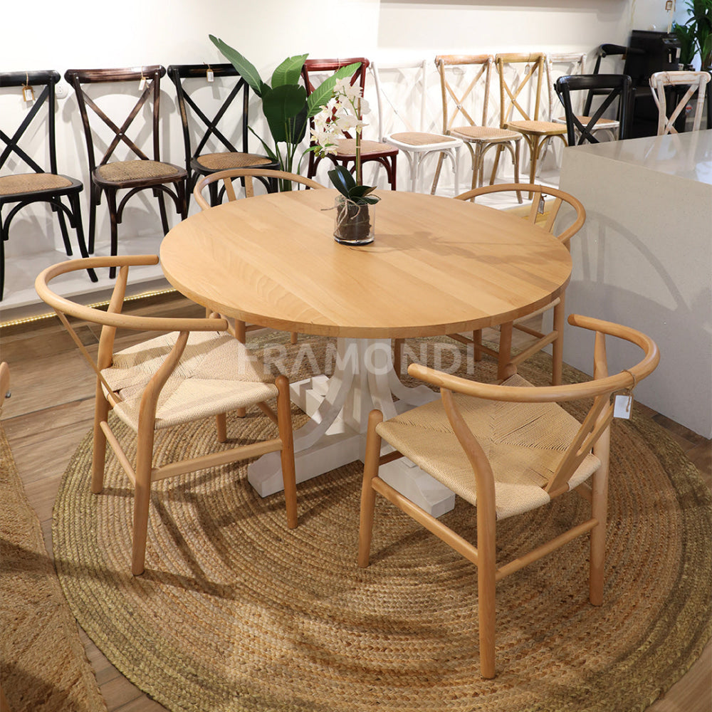 Comedor Isabella Haya Natural + 4 Wishbone Mesa