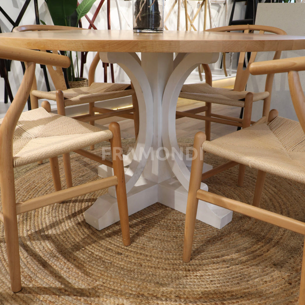 Comedor Isabella Haya Natural + 4 Wishbone Mesa