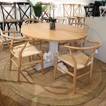 Comedor Isabella Haya Natural + 4 Wishbone Mesa