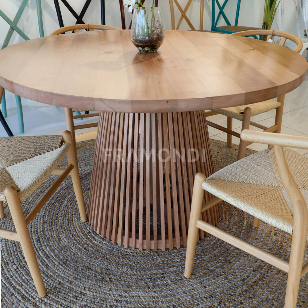 Comedor Martina Raulí + 4 Sillas Wishbone Mesa
