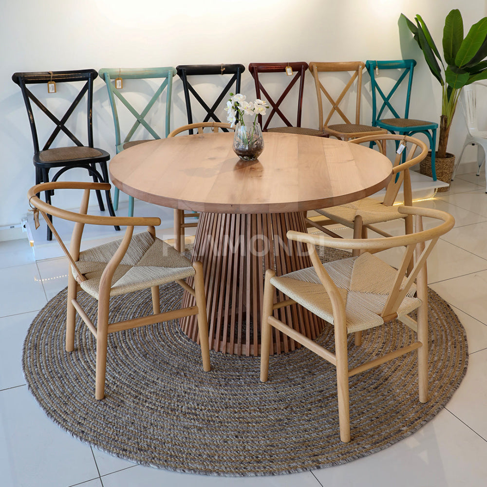 Comedor Martina Raulí + 4 Sillas Wishbone Mesa